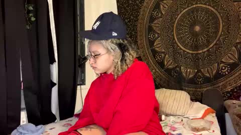 Snapshot of deluxxxeblu chatting on 02-13-25, 03:07 TankinBody online show from 02-13-25, 03:07