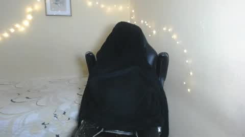 Demeter Salviati online show from 02-09-25, 03:11