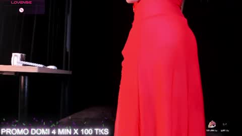 Snapshot of demi__moore_ chatting on 06-25-26, 02:44 DEMI MOORE online show from 06-25-26, 02:44