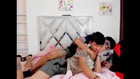 Snapshot of demiansalvatore chatting on 09-19-25, 05:57 Demian and Salvatore online show from 09-19-25, 05:57