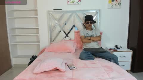 Snapshot of demiansalvatore chatting on 09-22-25, 12:29 Demian and Salvatore online show from 09-22-25, 12:29