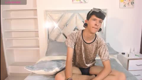 Snapshot of demiansalvatore chatting on 09-24-25, 06:55 Demian and Salvatore online show from 09-24-25, 06:55