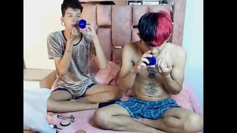 Snapshot of demiansalvatore chatting on 11-11-25, 07:58 Demian and Salvatore online show from 11-11-25, 07:58