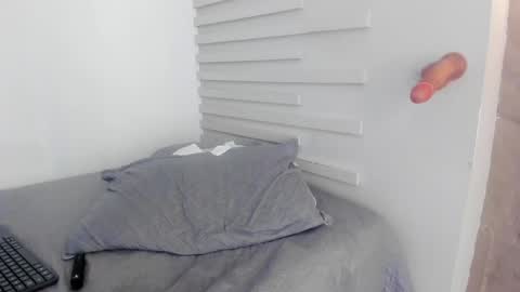 demy_ruiz online show from 03-04-25, 06:15