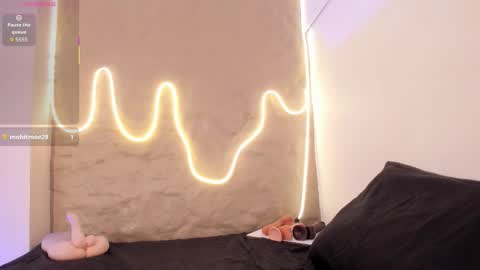 demy_ruiz online show from 12-16-25, 03:11