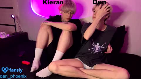 Snapshot of den_phoenix_ chatting on 10-27-25, 08:35 Den Shorty online show from 10-27-25, 08:35