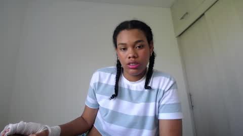 Snapshot of dena_k_ chatting on 01-02-25, 01:51 Dena k s online show from 01-02-25, 01:51