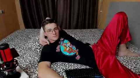 Snapshot of deni_boy99 chatting on 09-25-25, 07:39 Deni online show from 09-25-25, 07:39