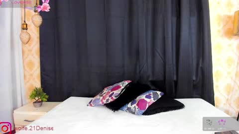 Snapshot of denise_wolfe chatting on 09-30-25, 12:21 Denisse online show from 09-30-25, 12:21