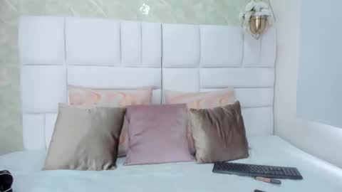 Denisse Khan online show from 04-18-26, 07:58