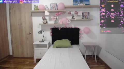    online show from 04-24-26, 03:03