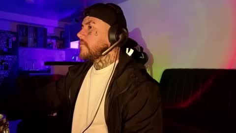 Oliver online show from 02-25-26, 04:11