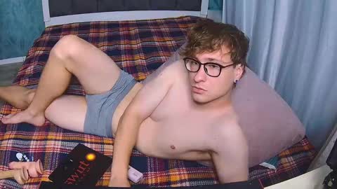 Snapshot of dennisgartman chatting on 10-06-25, 07:33 Dennis online show from 10-06-25, 07:33