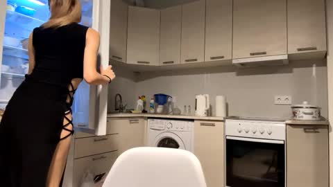 Denni online show from 10-09-25, 05:22