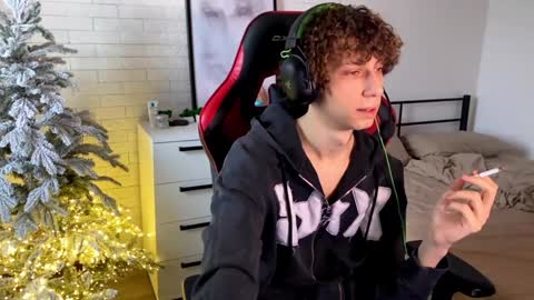 Snapshot of denobluora chatting on 12-12-24, 12:33 Jasper online show from 12-12-24, 12:33