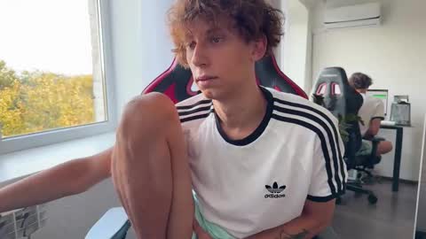 Snapshot of denobluora chatting on 09-19-25, 08:49 Jasper online show from 09-19-25, 08:49