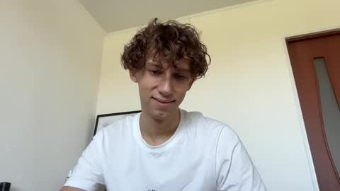 Snapshot of denobluora chatting on 09-23-25, 10:29 Jasper online show from 09-23-25, 10:29