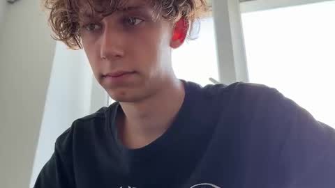 Snapshot of denobluora chatting on 09-25-25, 01:04 Jasper online show from 09-25-25, 01:04