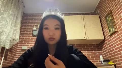 Emma online show from 11-18-25, 02:54