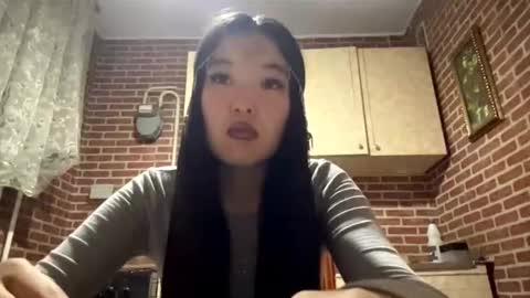 Emma online show from 11-22-25, 01:10