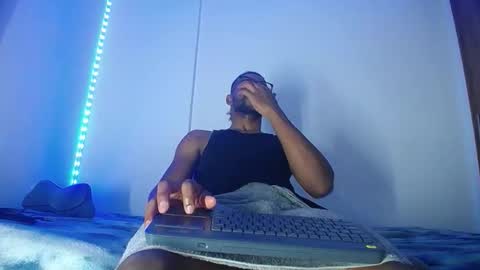 denzo online show from 12-23-25, 03:15