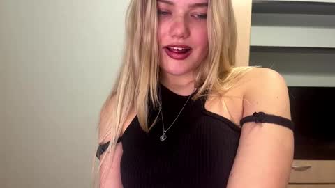 Luna online show from 02-14-26, 03:53