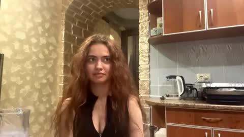 Snapshot of deonnamitcheltree chatting on 05-20-26, 07:42 Eva online show from 05-20-26, 07:42