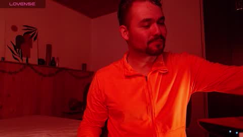 Snapshot of dereck_mills3 chatting on 02-04-26, 02:17 Dereck Mills3 online show from 02-04-26, 02:17