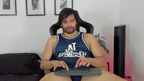 Snapshot of dereck_vega chatting on 07-23-26, 12:57 Dereck Vega online show from 07-23-26, 12:57