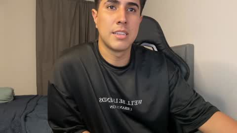 Snapshot of dereckbrownn chatting on 12-04-24, 02:53 Dereck online show from 12-04-24, 02:53