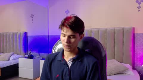 derek_sinn online show from 04-04-26, 07:55