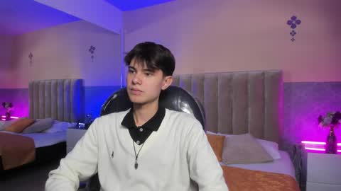 derek_sinn online show from 04-09-26, 08:36