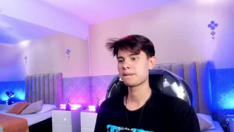 derek_sinn online show from 04-20-26, 08:43