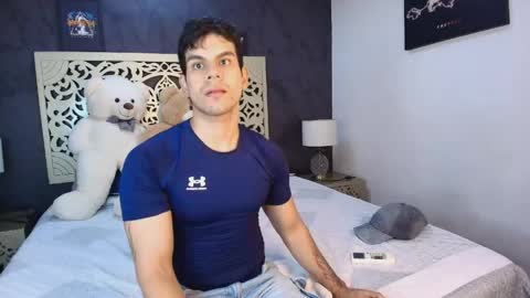 Snapshot of derek_voss chatting on 06-04-26, 12:11 derek_voss online show from 06-04-26, 12:11