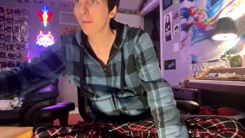 Snapshot of derekdings chatting on 11-25-25, 12:05 derekdings online show from 11-25-25, 12:05