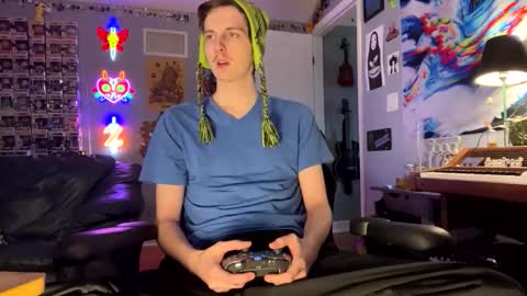 Snapshot of derekdings chatting on 12-17-25, 02:34 derekdings online show from 12-17-25, 02:34