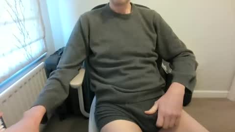 Snapshot of derelictguy chatting on 01-11-25, 10:19 derelictguy online show from 01-11-25, 10:19
