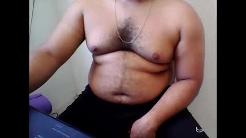 derick_0013 online show from 05-10-26, 03:39
