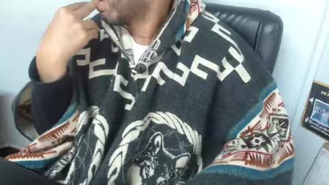 Snapshot of derrik_ chatting on 10-01-25, 03:45 online show from 10-01-25, 03:45