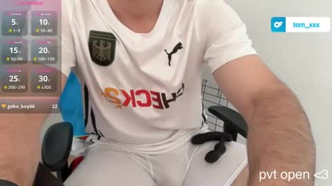 Tom online show from 06-19-26, 02:43