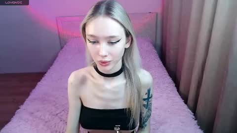 Snapshot of des_ch chatting on 02-25-25, 07:14 Ari online show from 02-25-25, 07:14