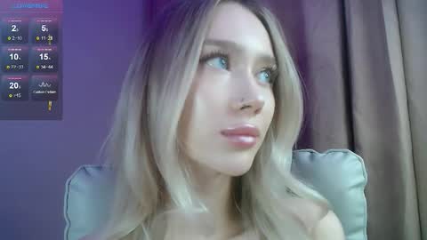 Snapshot of des_ch chatting on 09-19-25, 05:35 Ari online show from 09-19-25, 05:35