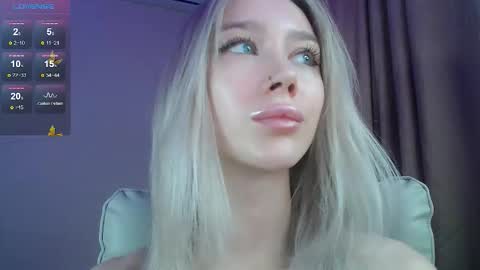 Snapshot of des_ch chatting on 09-23-25, 05:27 Ari online show from 09-23-25, 05:27