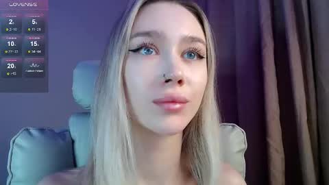 Snapshot of des_ch chatting on 10-28-25, 05:26 Ari online show from 10-28-25, 05:26