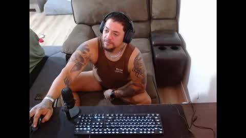 Snapshot of desertadventurer25 chatting on 10-10-25, 06:40 desertadventurer25 online show from 10-10-25, 06:40