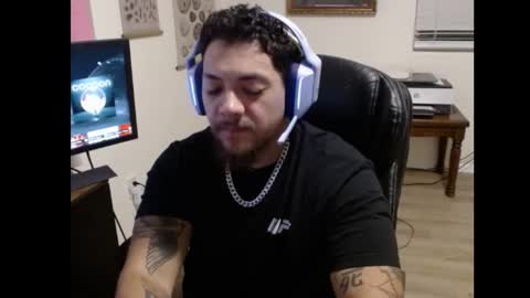 Snapshot of desertadventurer25 chatting on 10-17-25, 02:15 desertadventurer25 online show from 10-17-25, 02:15