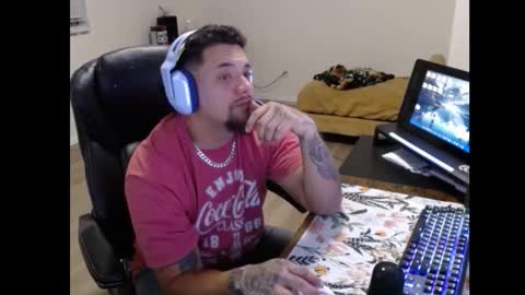 Snapshot of desertadventurer25 chatting on 10-19-25, 08:15 desertadventurer25 online show from 10-19-25, 08:15