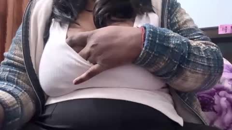 Snapshot of desi_punjabn chatting on 12-18-25, 04:18 simran online show from 12-18-25, 04:18