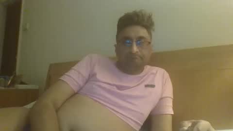 Snapshot of desiboi9 chatting on 10-29-25, 05:20 desiboi9 online show from 10-29-25, 05:20