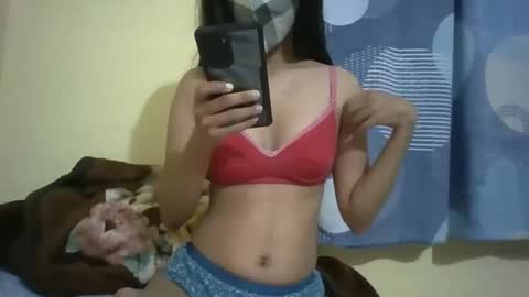 Snapshot of desihotgirl2024 chatting on 02-04-25, 05:01 Nidhilove online show from 02-04-25, 05:01